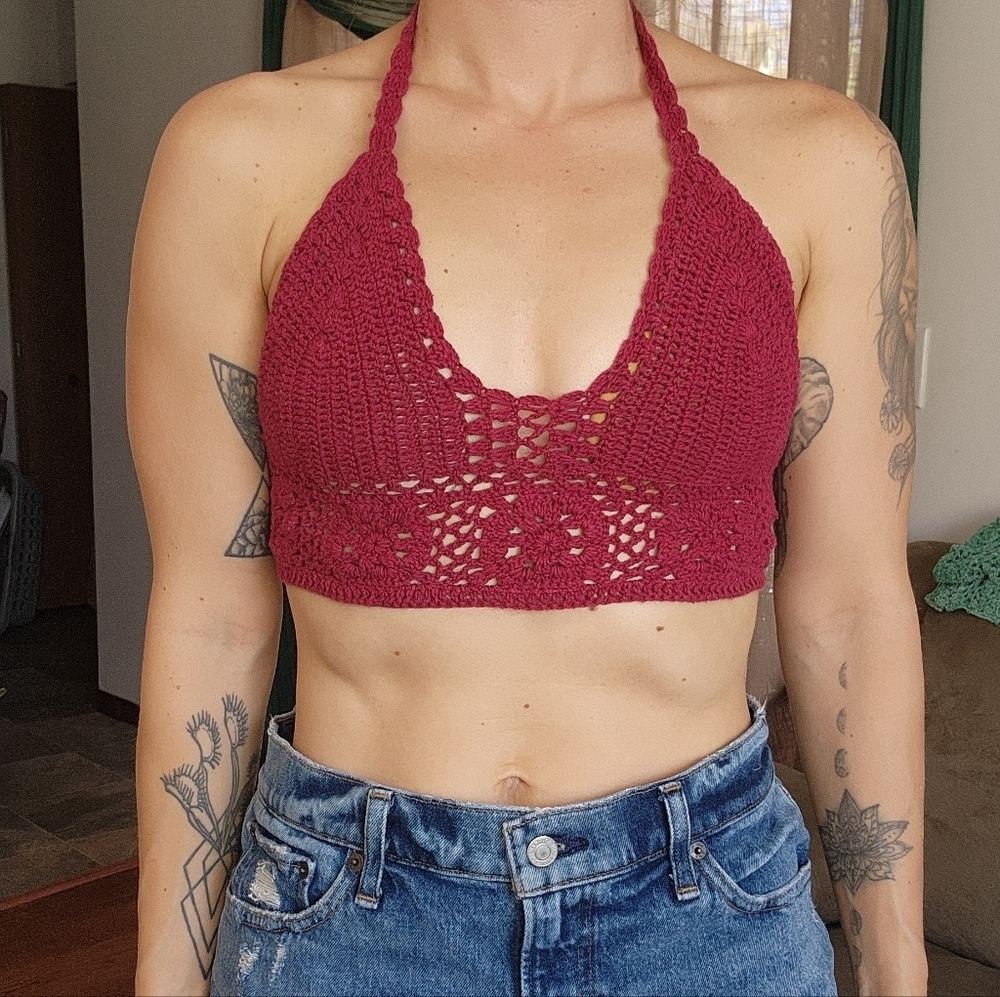 Womens Crochet Knit Halter Crop Top Size Small/mlMedium